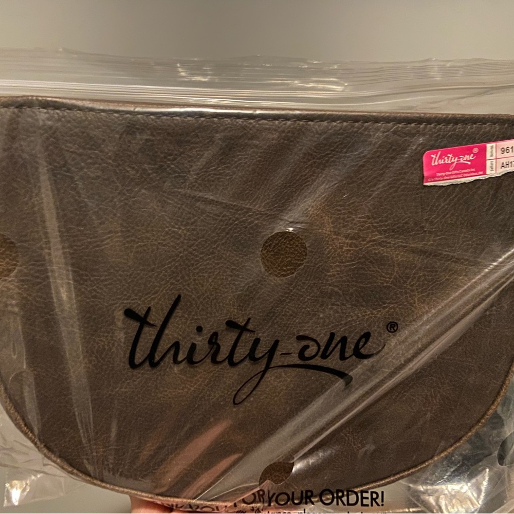 Cross body thirty one